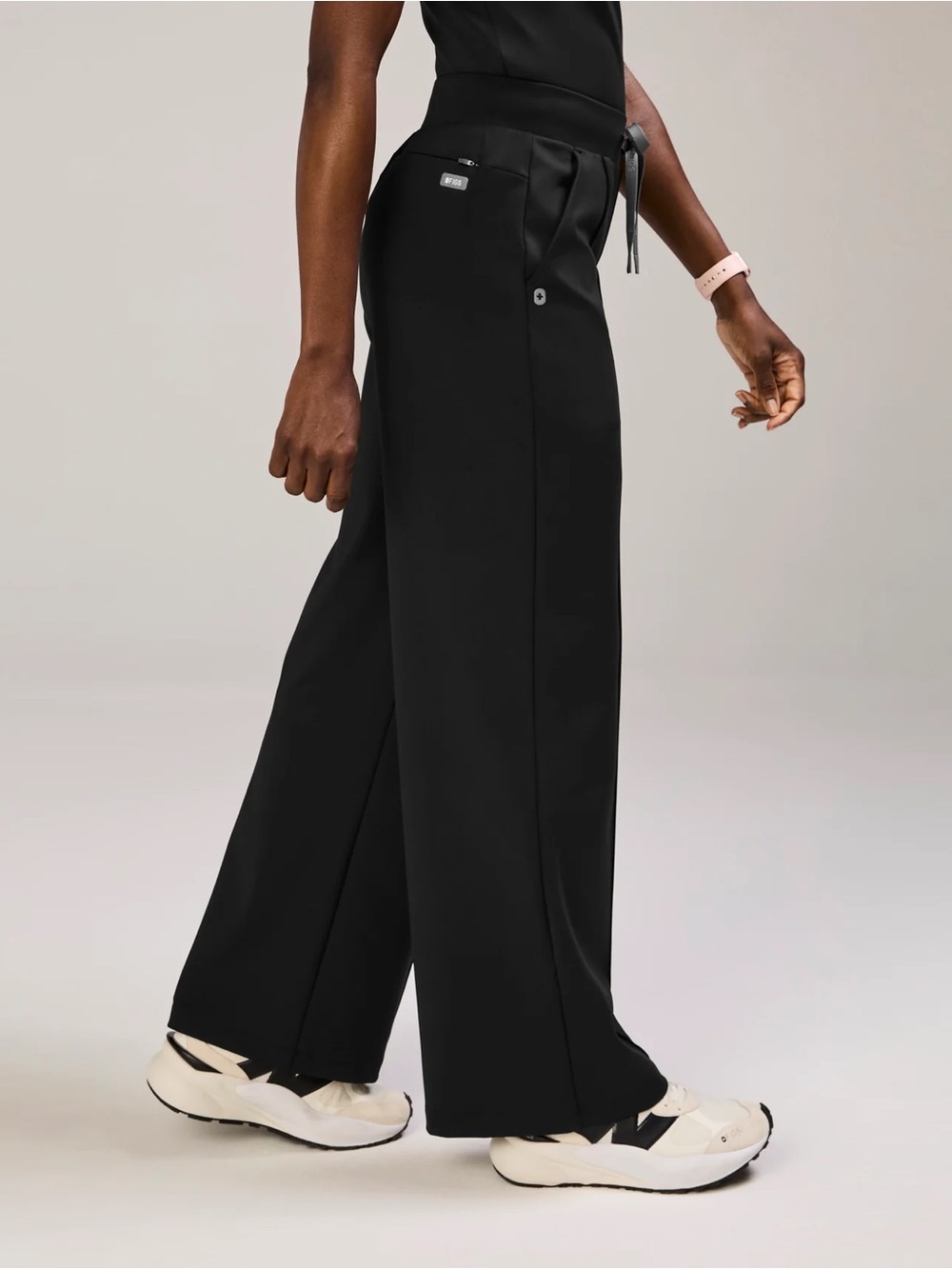 FIGS FORMx Women’s XXL Salina High Rise Relaxed Wide Leg Scrub Pants in Black